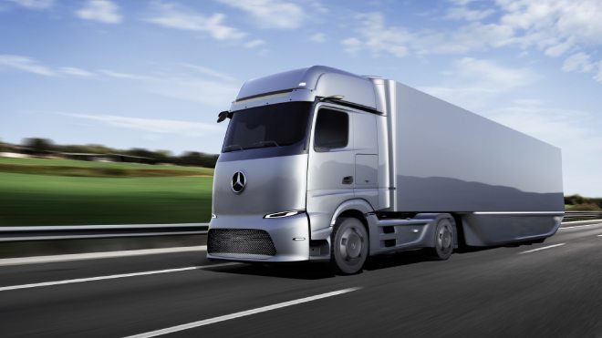 Mercedes elektrikli kamyon
