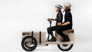 Plastik atıklardan doğan elektrikli kargo aracı: "ZUV"