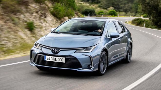 toyota corolla mavi önden görünüm