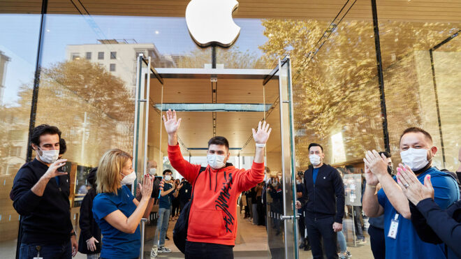 Apple, Bağdat Caddesi mağazasının açılışından fotoğraflar paylaştı