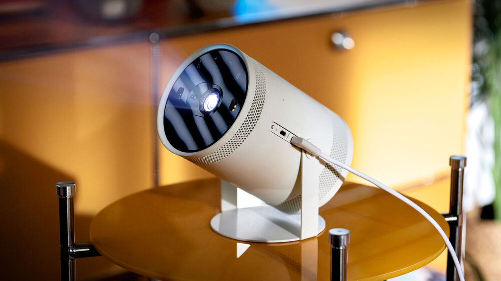 İlginç projektör Samsung Freestyle için Türkiye fiyatı açıklandı - LOG