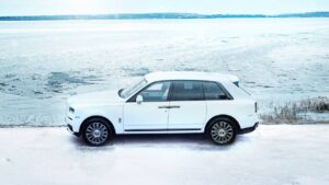 Rolls-Royce Cullinan Frozen Lakes