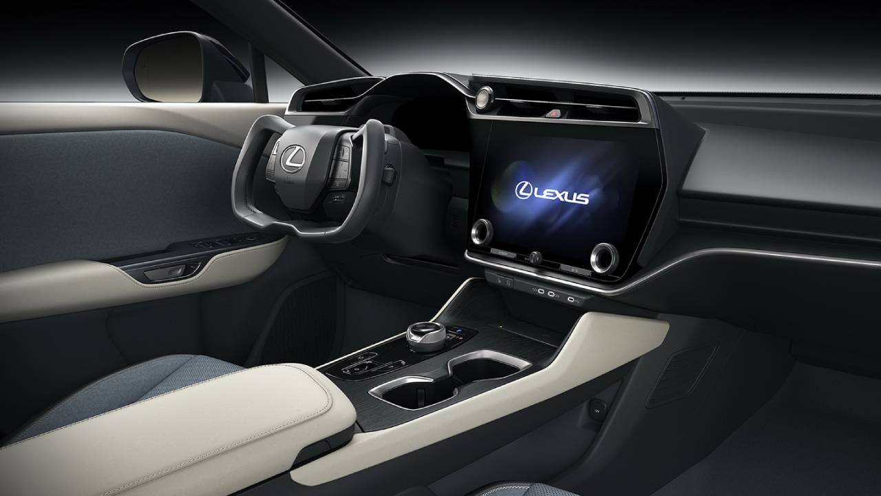 Lexus RZ 450e; 