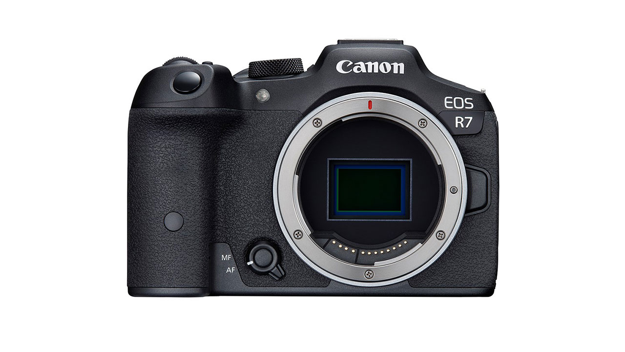Canon EOS R10 ve Canon EOS R7 fotoğraf makineleri tanıtıldı
