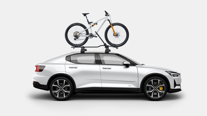 Polestar imzasını taşıyan araziye özel modern elektrikli bisiklet