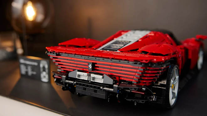 LEGO Ferrari Daytona SP3