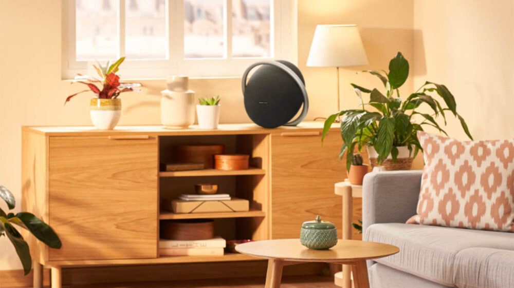 Harman Kardon Onyx Studio 8