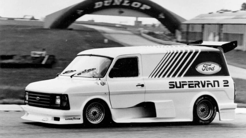Ford supervan 4