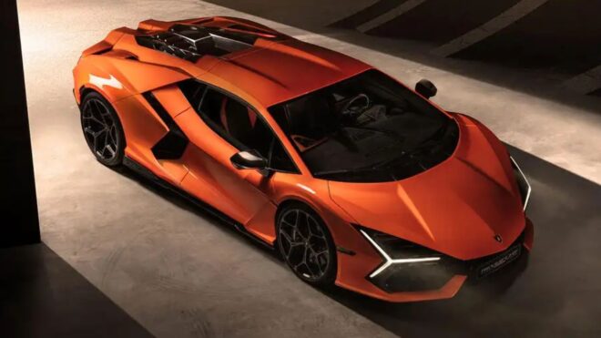 Lamborghini Revuelto