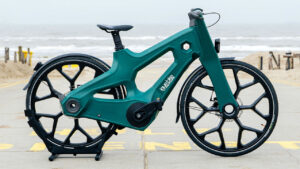 Plastik gövdeli ilginç bisiklet modeli satışa çıkıyor