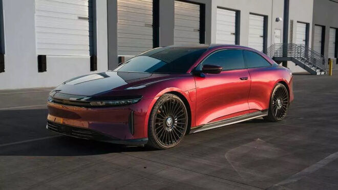 Shaquille O’Neil'in rahatlıkla kullanabilmesi için özel bir Lucid Air hazırlandı