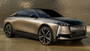 İddialı elektrikli DS N°8 resmi olarak tanıtıldı