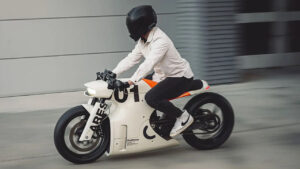 Geçmiş ile geleceği harmanlayan elektrikli motosiklet: "Project: Ares"