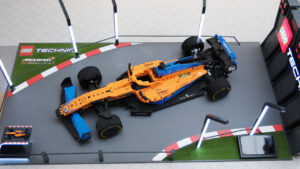 LEGO Technic McLaren Formula 1 aracı