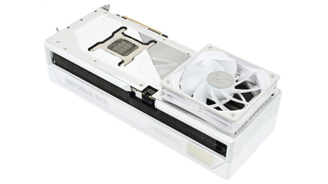 Gigabyte, belirli RTX 5090 ve 5080 ekran kartlarında üçüncü fanı opsiyonel olarak sunuyor