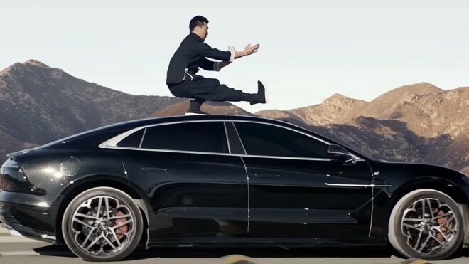 BYD YangWang U7'nin etkileyici süspansiyon sistemini gösteren ilginç bir video paylaşıldı