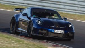 2025 Porsche 911 GT3, Nordschleife'nın en hızlı manuel otomobil oldu [Video]