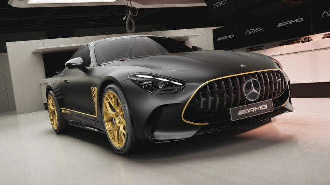 Mercedes-Benz, sahte Formula 1 takımına özel bir araç hazırladı