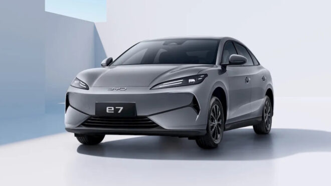 BYD e7