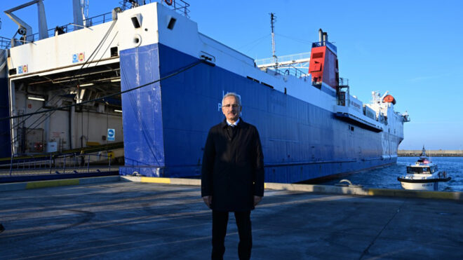 Ulaştırma ve Altyapı Bakanı Abdulkadir Uraloğlu,