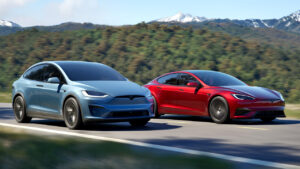 Yenilenen Tesla Model S ve Model X görücüye çıkarıldı
