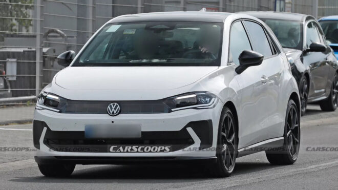 Elektrikli Volkswagen ID.2, testlerde Polo gibi görünmesi sağlanan çıkartmalarla görüntülendi