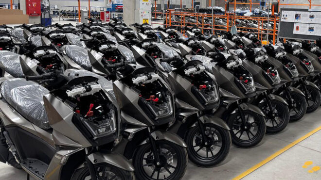 KYMCO İzmir fabrikası Skytown 125 modelinin ilk 100 adetlik ön seri üretimini tamamladı