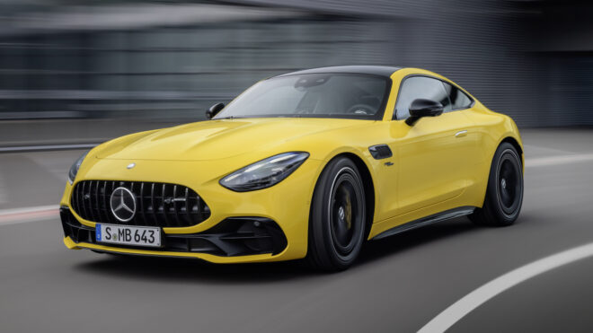 Türkiye'de yılın premium otomobili Mercedes-AMG GT seçildi