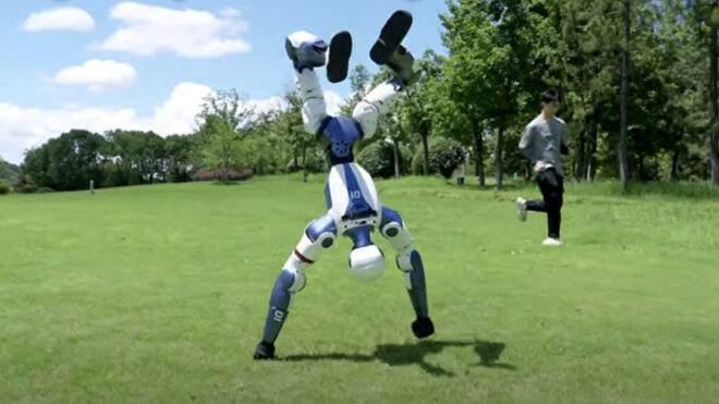5.900 dolardan başlayan insansı robot: "Unitree R1" [Video]