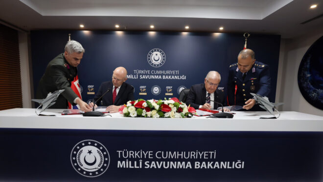 Türkiye ve Birleşik Krallık arasında Eurofighter Typhoon savaş uçakları için Mutabakat Zaptı imzalandı