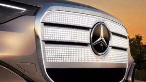 Elektrikli Mercedes-Benz GLC, LED panjurla geliyor