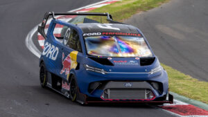 Ford SuperVan, Nordschleife’da kendi sınıfının en hızlısı oldu [Video]