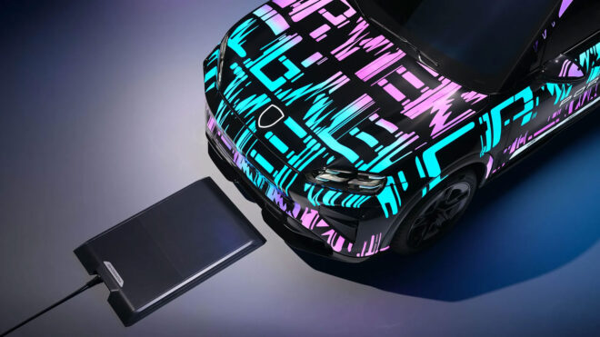 Tamamen elektrikli yeni Porsche Cayenne, kablosuz şarj desteğiyle geliyor