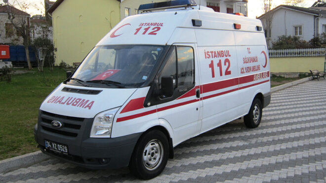 İstanbul’da ambulanslar yakındaki araçların radyolarında “lütfen ambulansa yol verin” anonsu geçebilecek