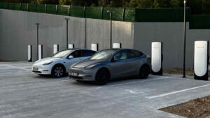 Tesla, Kütahya'da yeni Supercharger istasyonu açtı