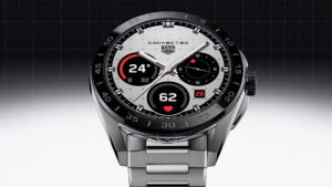 TAG Heuer, "Made for iPhone" sertifikasına sahip Connected Calibre E5 akıllı saat modelini tanıttı