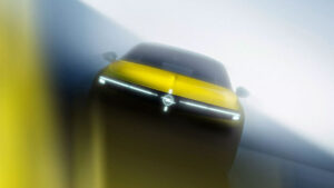 Yeni Opel Astra için ilk fotoğraflar paylaşıldı