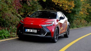 Toyota C-HR Hybrid GR SPORT, Türkiye'de satışa sunuldu