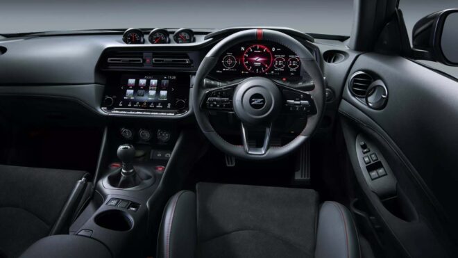 Manuel vitesli yeni Nissan Z Nismo için ilk fotoğraflar paylaşıldı