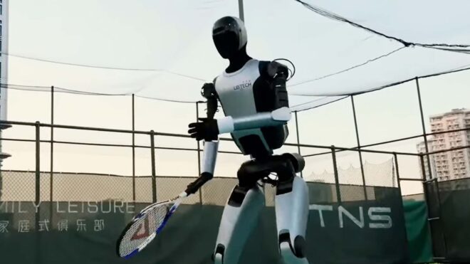 Ubtech, insansı robotu Walker S2'yi tenis oynarken gösterdi [Video]