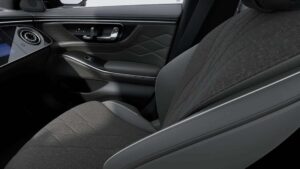 Yeni Mercedes-Benz S-Class, en altta kumaş koltuk döşemesiyle alınabilecek