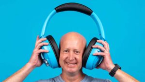 JLab, devasa bir kulaklık formunda Bluetooth hoparlör modeli tanıttı