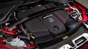 Mercedes-AMG, dört silindirli C63'ü rafa kaldırıyor