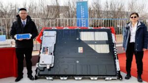 FAW, özel yarı katı hal bataryasıyla 1.000 km'yi geçiyor
