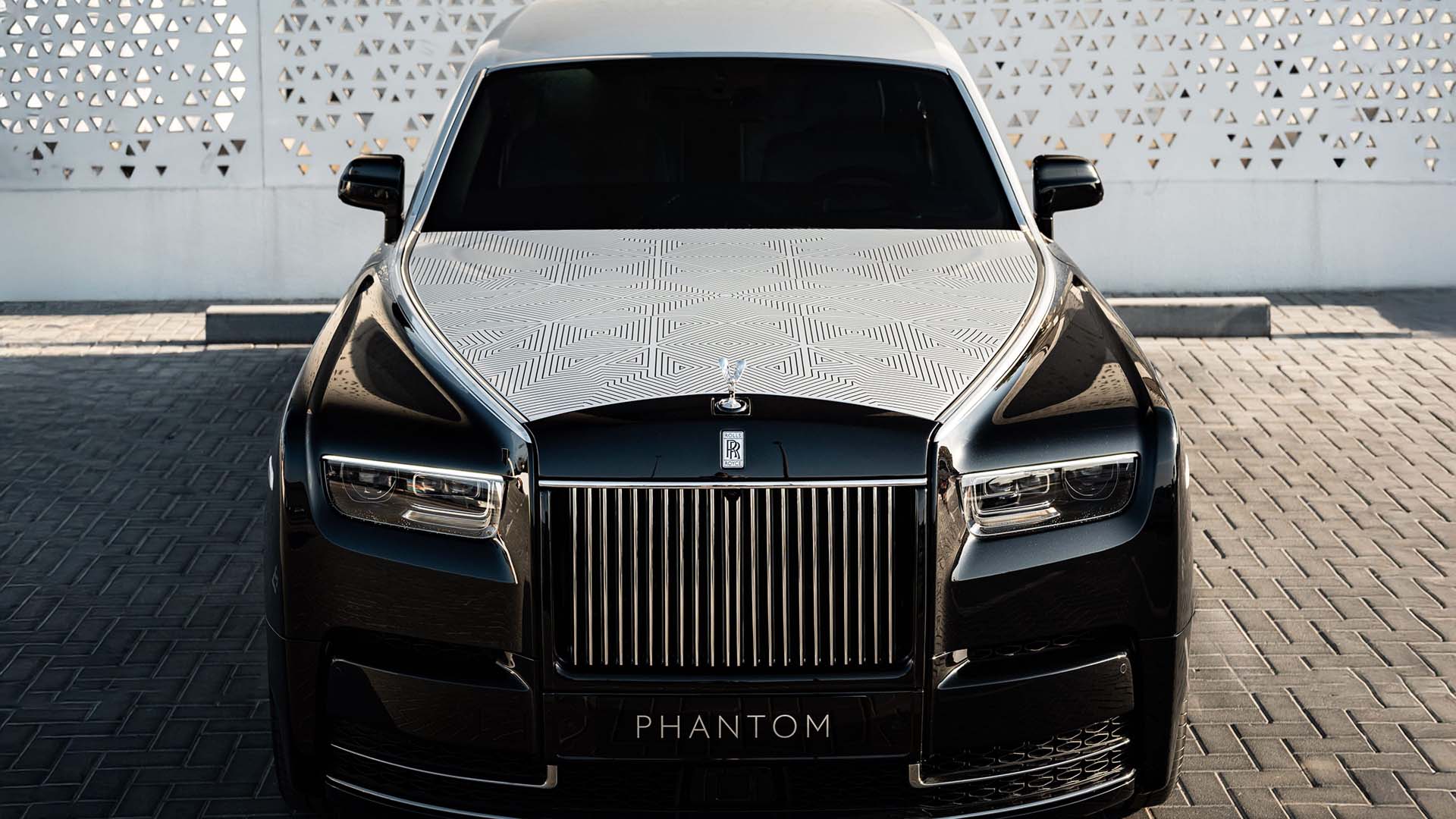 Rolls-Royce Phantom Arabesque görücüye çıkarıldı