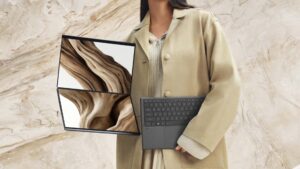 Asus, yeni Zenbook DUO’yu Türkiye’de ön siparişe açtı