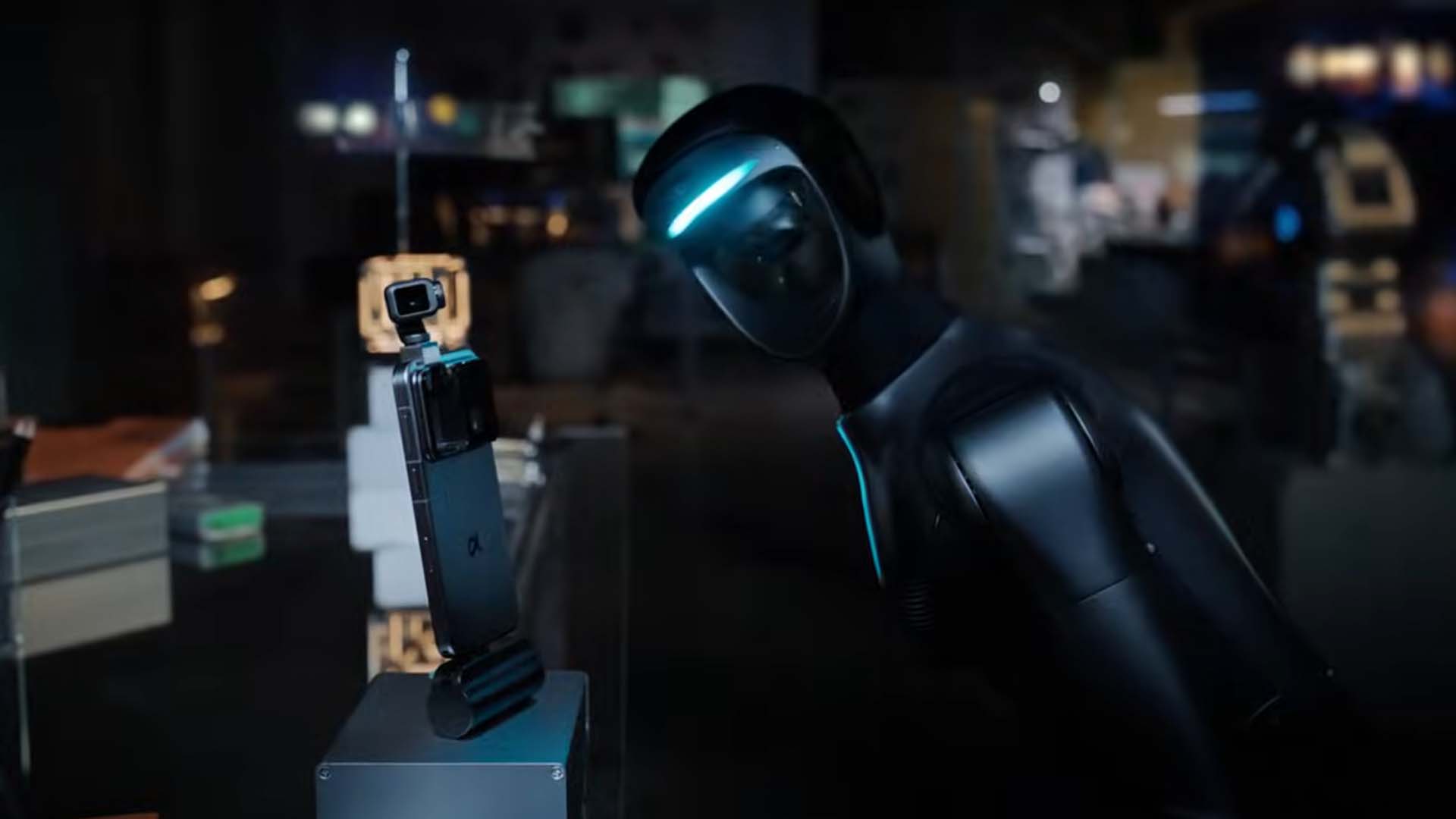 Honor, ilk insansı robotunu ve Robot Phone’u 1 Mart’ta sergileyecek [Video]