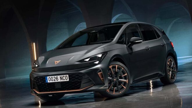 Makyajlı Cupra Born görücüye çıkarıldı