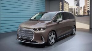 Türkiye'de de satılacak elektrikli Mercedes-Benz VLE tanıtıldı