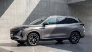 MG, Avrupa’ya getirdiği ilk yedi koltuklu SUV modeli MGS9’u piyasaya sürdü